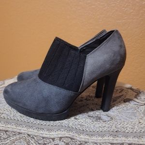 Women's Naturalizer Gray Ankle Boots